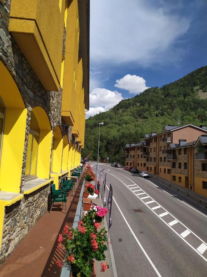 Hotel Les Terres LʼAldosa Kültér fotó
